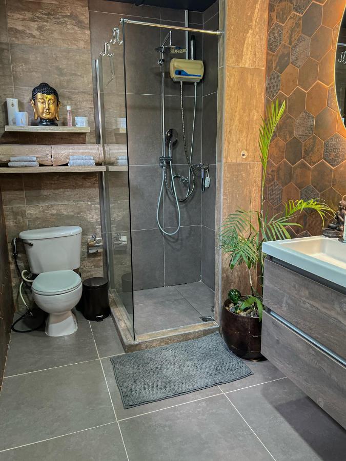 Lama Y Solo Unique Private Room Walking Distance To The Beach 팜비치 외부 사진