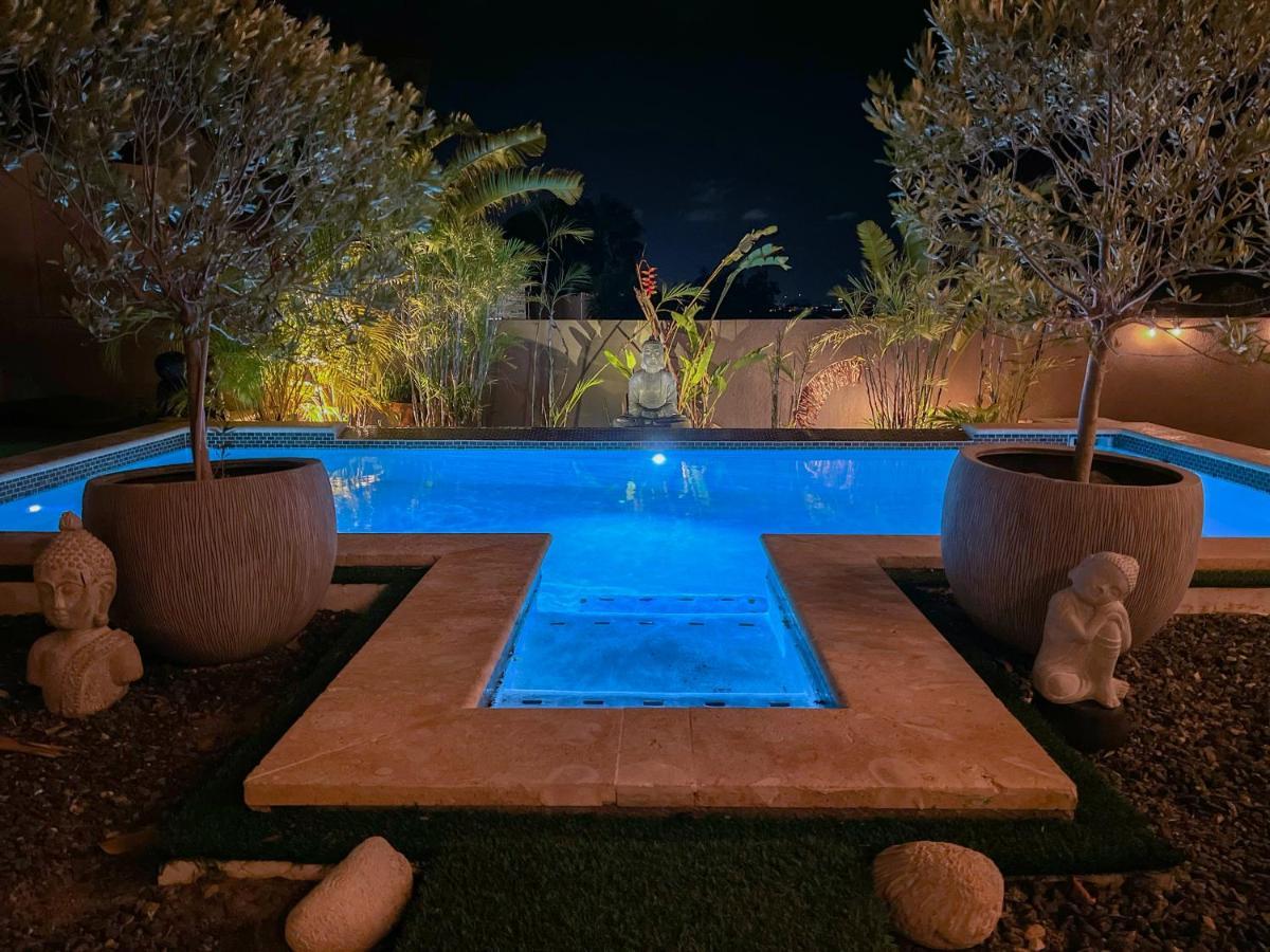 Lama Y Solo Unique Private Room Walking Distance To The Beach 팜비치 외부 사진