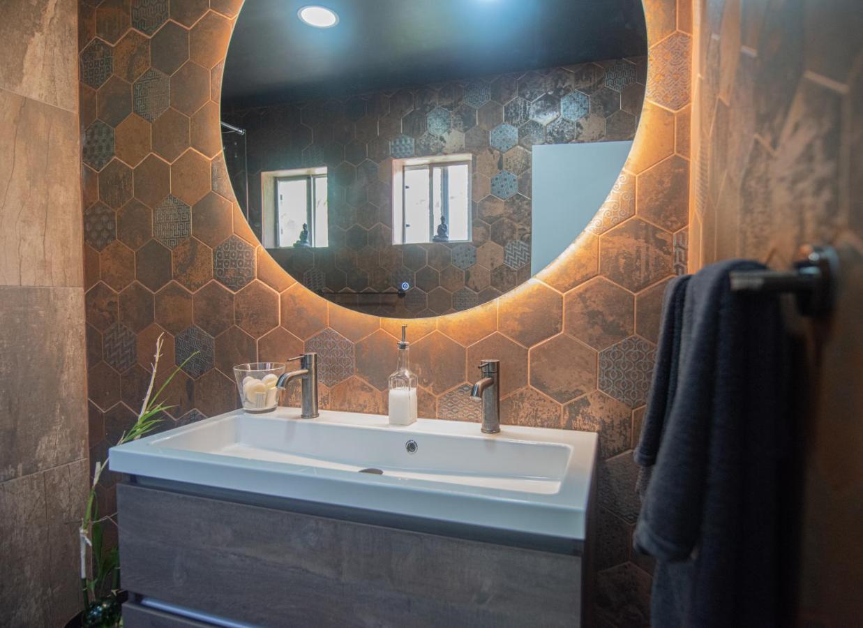 Lama Y Solo Unique Private Room Walking Distance To The Beach 팜비치 외부 사진