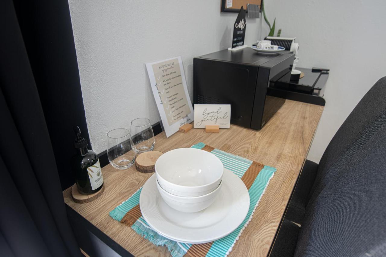 Lama Y Solo Unique Private Room Walking Distance To The Beach 팜비치 외부 사진